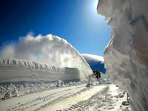 雪崩的壮观场面