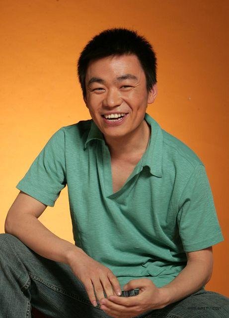  王宝强新片 再演民工 《人在囧途》还原春运_滚