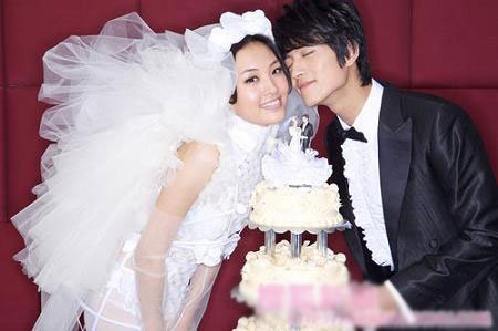 张峻宁浪漫甜蜜另类婚纱照(组图)