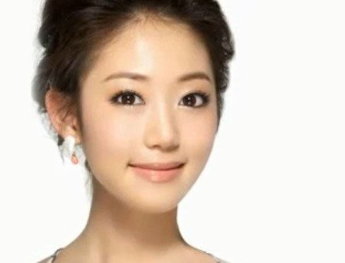 超详细的韩国最火自然妆容化妆过程