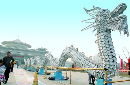 巨型瓷龙亮相西安博物院(图)