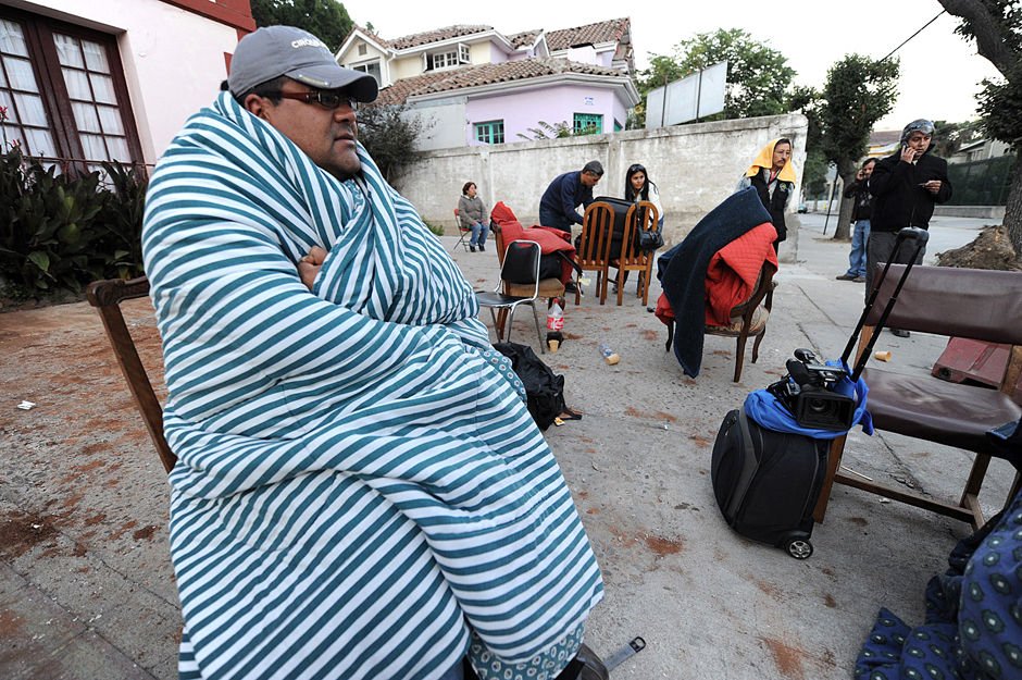 图片报道:智利发生8.8级地震 社会治安混乱
