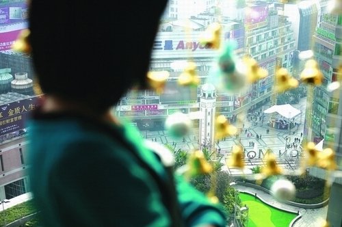 <em>美女</em>摄影师<em>拍人体</em>引争议
