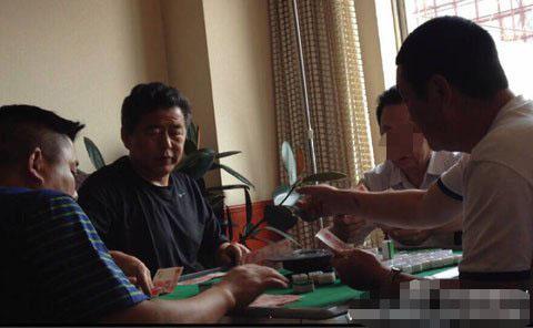 汉中水利局原局长董春元参与赌博被免职拘留