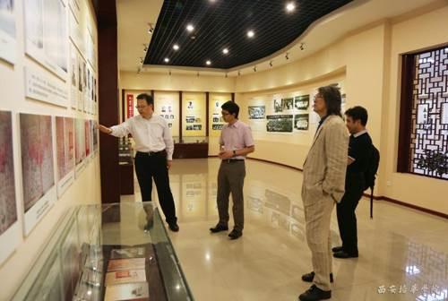 哥伦比亚大学东亚图书馆中文部主任来培华参观