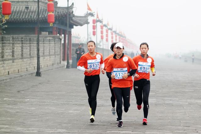 西安城墙马拉松报名人数超三万 来自23个国家