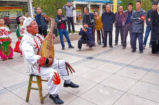 46岁的刘忠元 延长最年轻的曲颈琵琶艺人