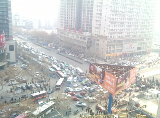 西安交管部门回应:暂不执行货车三环内限行