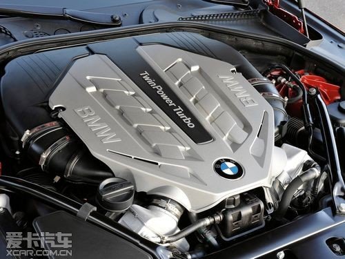 高阶的650i则使用双涡管双涡轮的v8发动机,n63b44