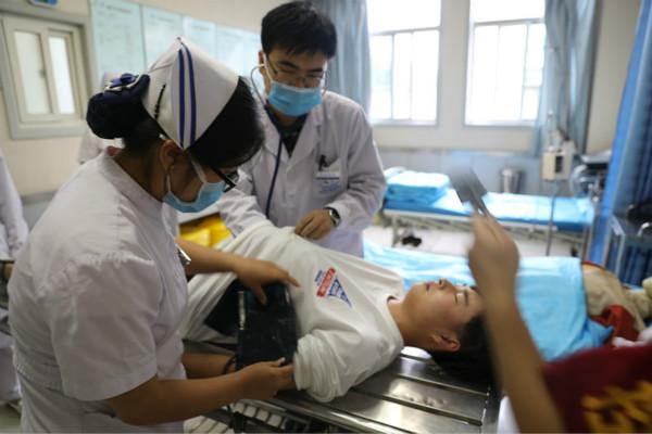 市五院门诊办公室在门急诊组织应急演练