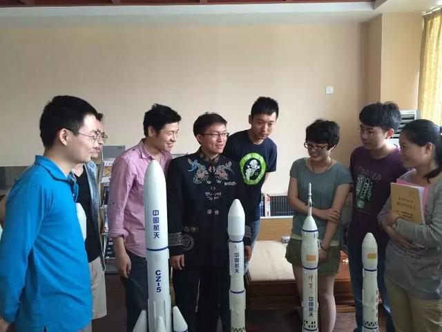 水族第一博士西工大毕业 省吃俭用支援家乡