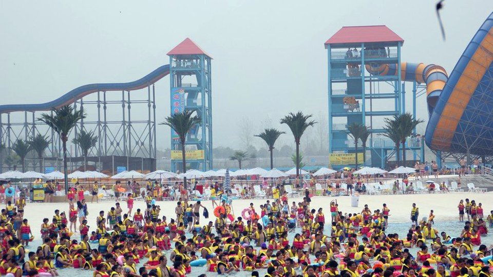 西安最大的水上乐园--迪比斯欢乐水世界开业