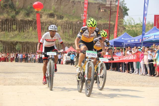 子长举办山地自行车精英赛 近300名选手上演