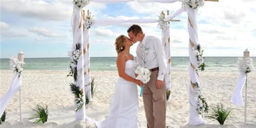 海滩婚礼_一生一次圣名环球城为你定制浪漫海滩婚礼组图(3)