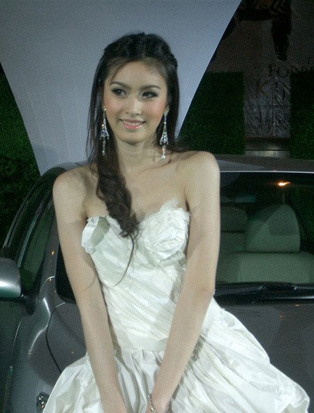 著姐也甘拜下风泰国最美人妖皇后poy