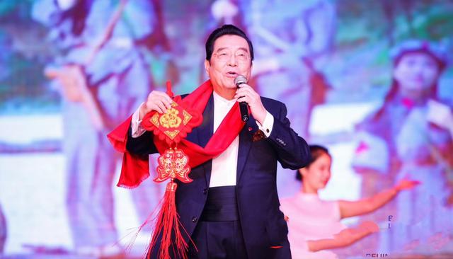 新长安·第七届中国公益春晚在陕西西安隆重举行