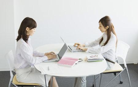 白领长期久坐有4大危害 3个小动作对抗久坐伤害