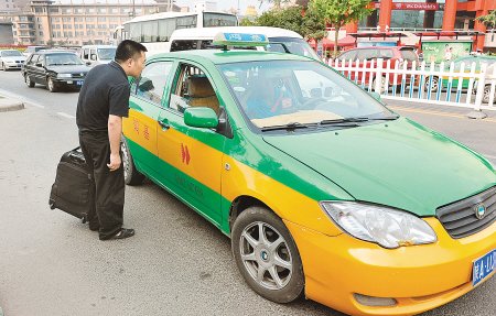 西安交接班高峰时段出租车拒载普遍(图)