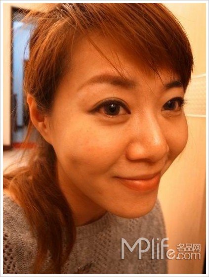 真人示范修出弯弯柳叶眉