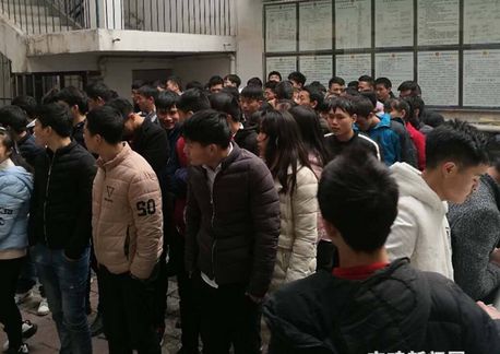 寶雞民警搗毀傳銷窩點(diǎn) 被救95后小伙不愿回家