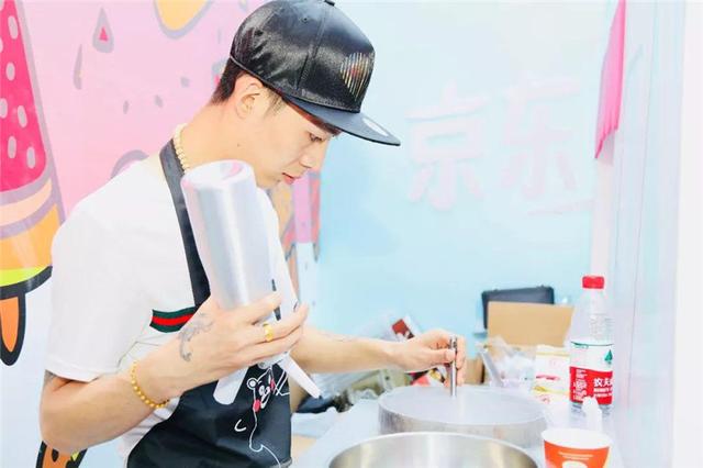 遇见|欢乐嘉年华 京东快闪店狂欢时刻