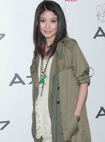 李嘉欣疑似暗讽陈慧琳痛失双胞胎 微博忙澄清