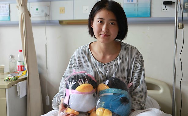 高陵19岁女孩7年前截肢现患肿瘤 化疗把床位让孕妇