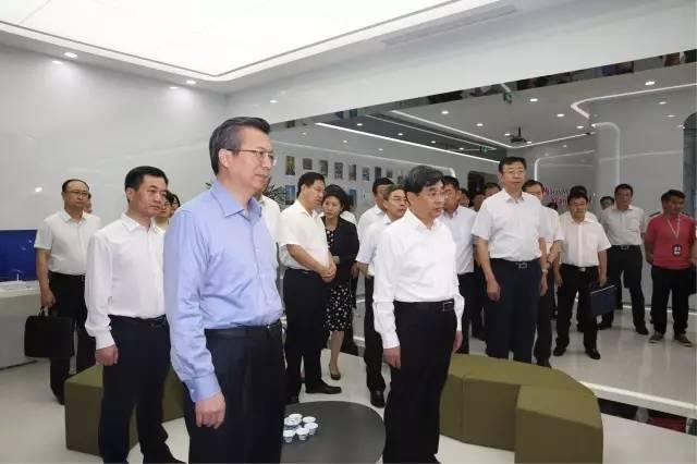 咸阳“亲戚”带团来高新考察 这两家企业大获好评  