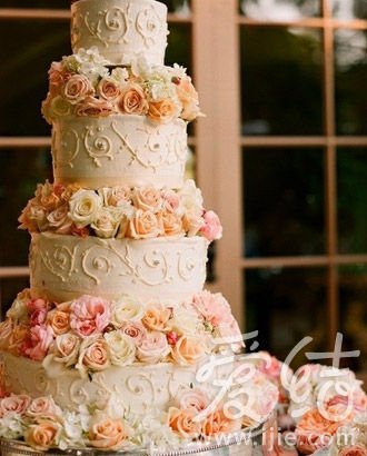 花朵造型的婚礼蛋糕_腾讯大秦网