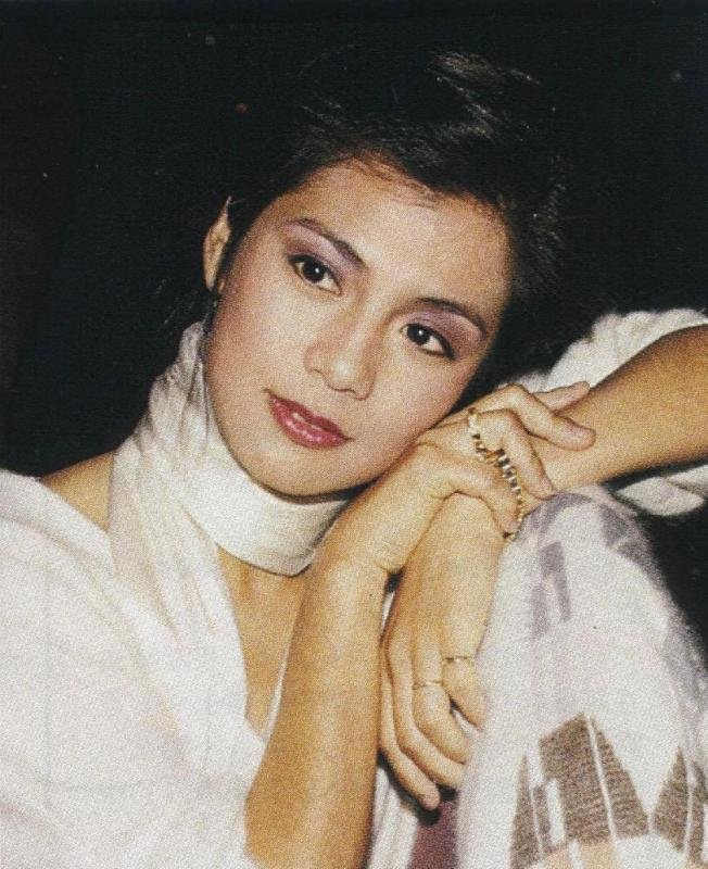 组图:翁美玲死因探秘 星途顺利无奈情路坎坷