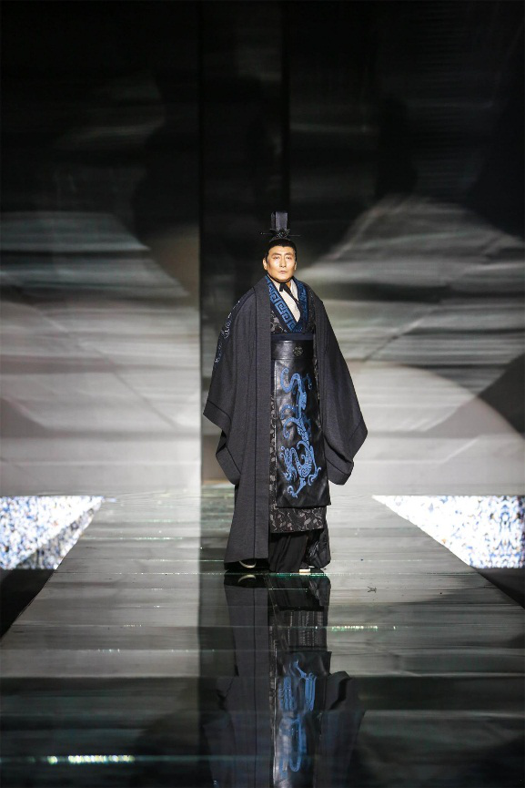 西安工程大学2018届服装毕业设计大赛成功举