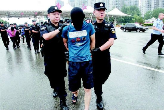 国内诈骗国外提现诈骗团伙被抓 涉案3000万元