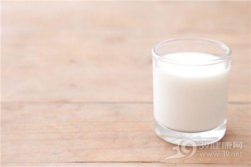 老年人什么时候喝牛奶能达到最佳的补钙效果