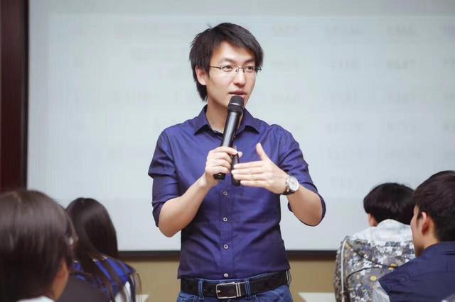 公益服务十年 领军教育高考志愿填报指导助力