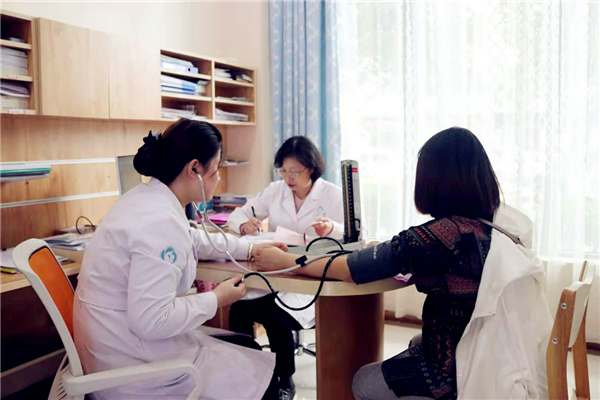 《汉中人的一天》妇产科医生以一己之力呵护万千母婴健康