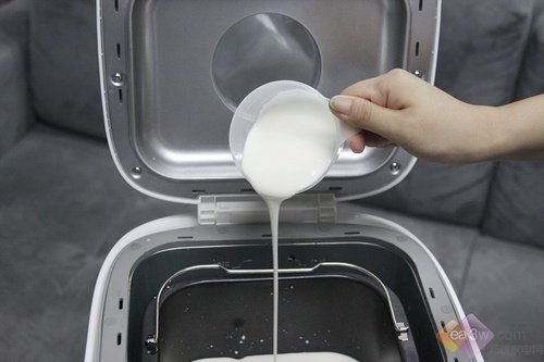 1小时超快做面包 九阳新品面包机首测