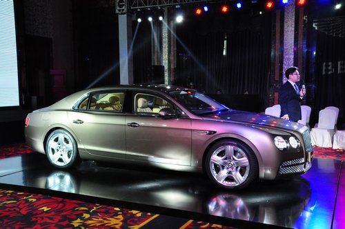 高性能超豪华四门轿车 宾利新飞驰西安首发