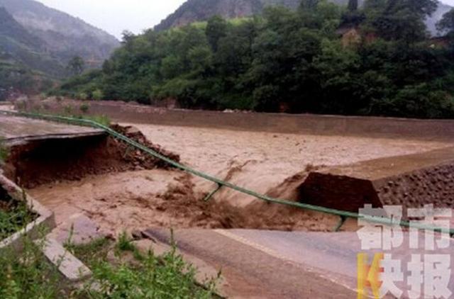 强降雨袭击宝鸡 九龙山灵宝峡等景区出现险情