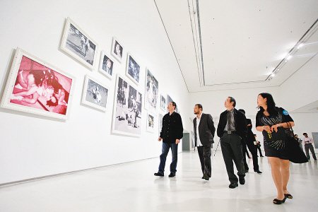 当代艺术f4集体亮相古城 兄弟艺术家办双个展