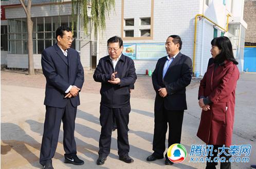 榆林市教育局局长沈效功调研府谷县教育工作