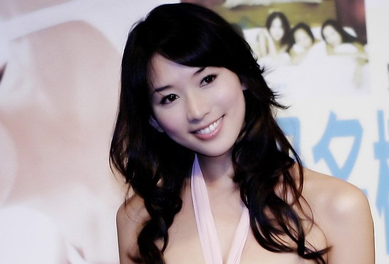 林志玲凸点发嗲秒杀娱乐界 成为女星中佼佼者_腾讯大秦网