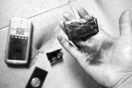 浅谈手机爆炸事件 如何正确使用锂电池