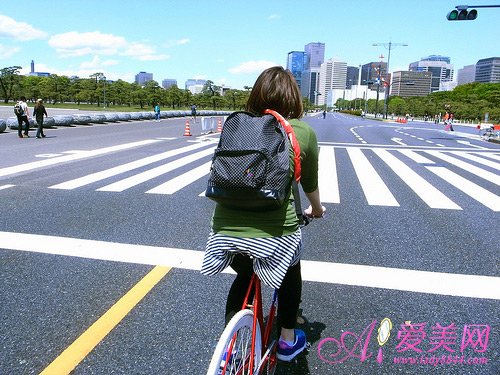 骑自行车减肥夏天开心瘦