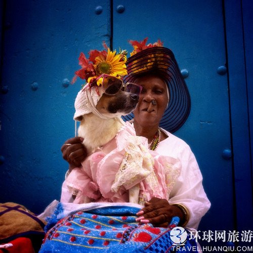 实拍!古巴街头的站街女