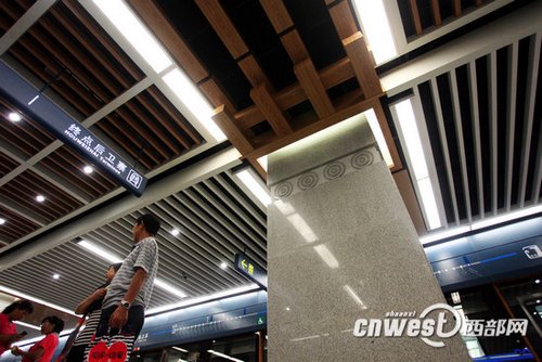 西安地铁1号线穿越五朝代 "斗拱"看细致与粗犷_大秦网_腾讯网