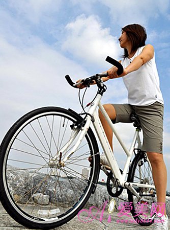 骑自行车减肥夏天开心瘦