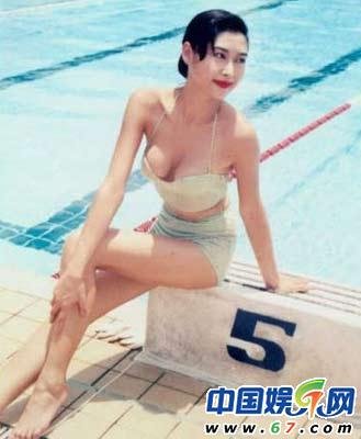 女明星自残上瘾 吃蛔虫剪肉喉管插肛门(组图)