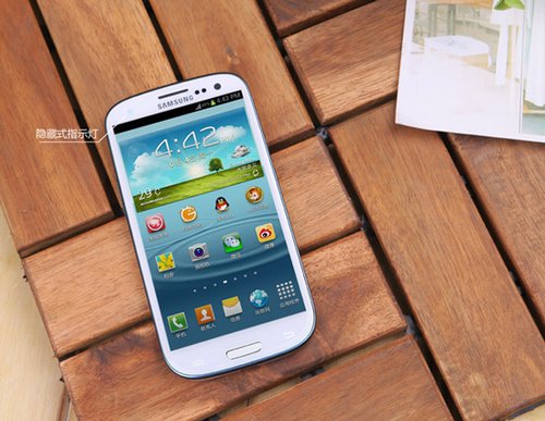 纤薄圆润巧夺天工 三星I9300西安最新报价