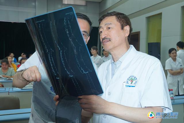 西安市红会医院举行第三届中国梦·脊梁工程