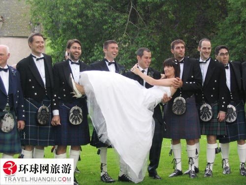 苏格兰男人爱穿裙子+<em>不穿内裤</em>